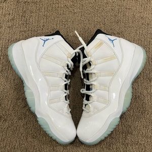 Jordan 11 legend blue